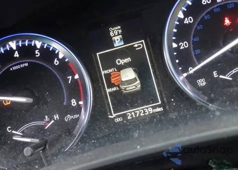 2015 Toyota Highlander Limited V6 z USA, uszkodzony, nr VIN 5TDYKRFH7FS104392